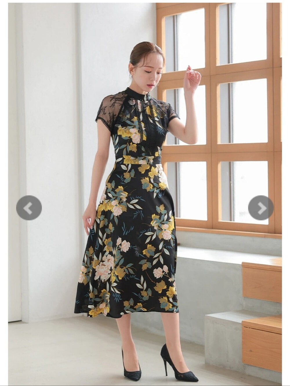 Liquorish Floral Lace-Trim Midi Dress in Navy and Yellow Midi Length Size 10 NWT